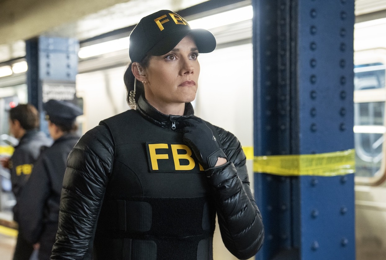 FBI Maggie Joel 7x12