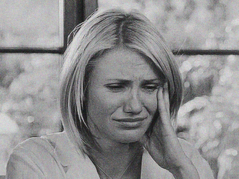 Sad Cameron Diaz character looks upwards with a frustrated expression, representing the question of why people sometimes cannot cry even when they feel like they need to.